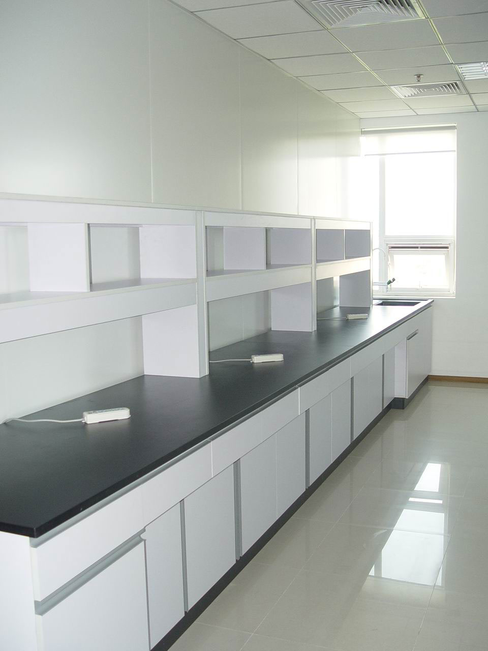 全木實(shí)驗(yàn)臺(tái)、化學(xué)實(shí)驗(yàn)臺(tái)、生物實(shí)驗(yàn)臺(tái)、制藥實(shí)驗(yàn)室、邊臺(tái)