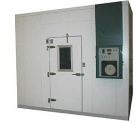 太陽(yáng)能熱水系統(tǒng)進(jìn)行冷凍試驗(yàn)